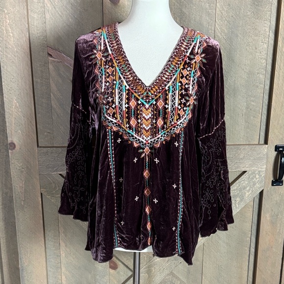 Johnny Was Chiri velvet blouse with embroidery and bell sleeves Size Medium - Picture 3 of 14